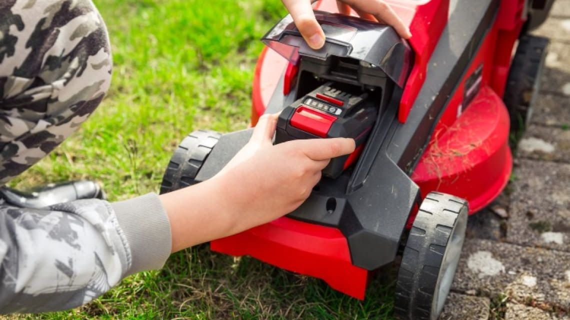 Akku Rasenmäher Stiftung Warentest 2024 – Wer mäht am besten?
