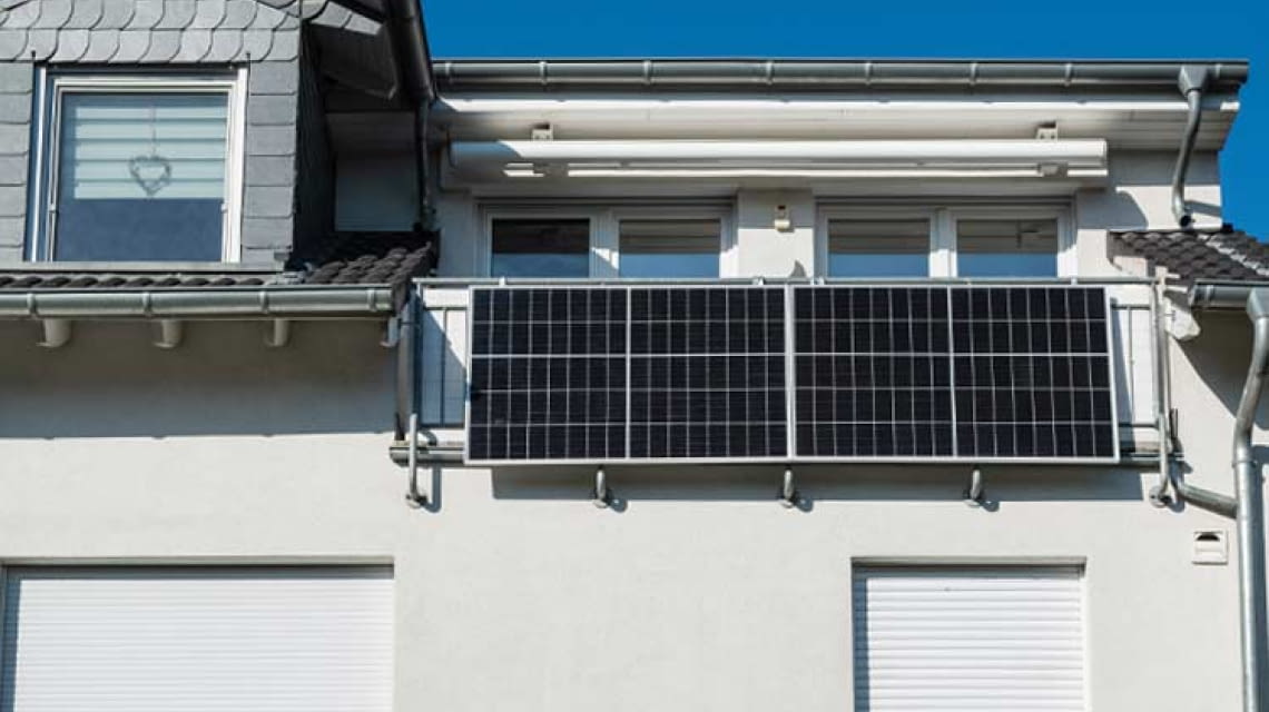 Balkonkraftwerk installieren in 10 Schritten zur Solaranlage