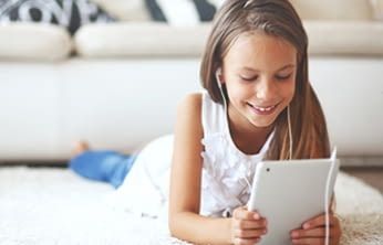 Uneingeschränkter Zugriff auf Tausende kinderfreundliche Bücher, Videos, Lern-Apps und Spiele.