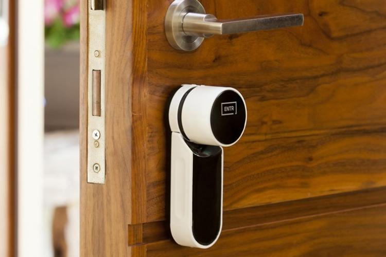 ENTR™ Fingerabdruck Lesegerät Set von YALE