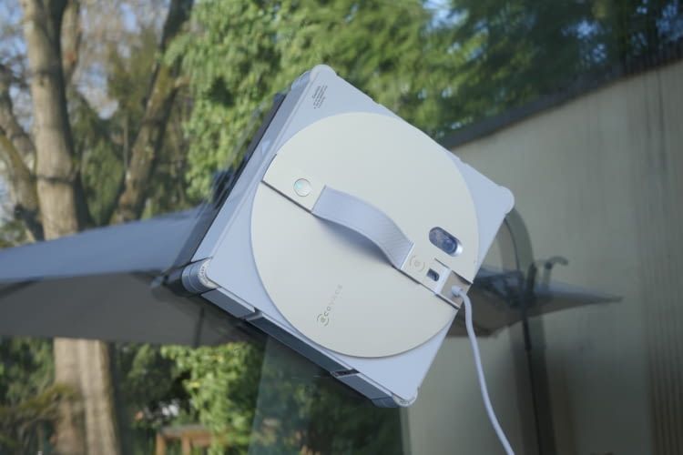 Aktueller Testsieger 2026: Der ECOVACS WINBOT W3 OMNI hat im Test mit solider Leistung und tollen Funktionen gepunktet.