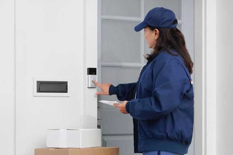 Nie mehr den Paketdienst verpassen - eine WLAN Video Türsprechanlage macht's möglich