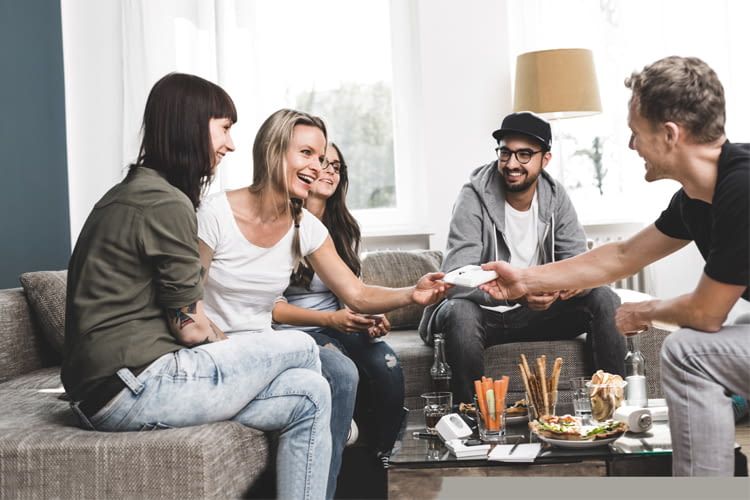 Ricevere i consigli degli esperti wesmartify nel comfort della propria casa insieme ai propri amici