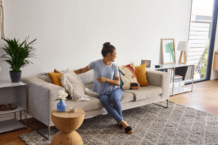 Mit Sprachbefehlen lässt sich die Lieblingsmusik bequem über Echo Dot 3 steuern