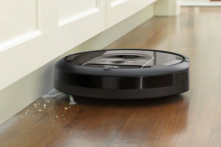 Der Saugroboter Roomba i7 registriert über eine Kamera die Umgebung und erstellt danach eine Karte der Zimmer