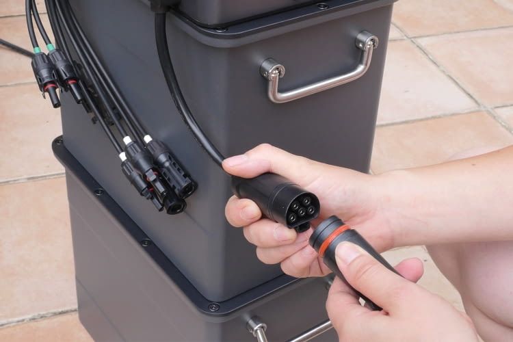 Mit unseren Tipps kann jeder seinen Stromspeicher einfach selbst anschließen