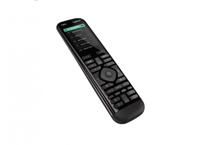 Abbildung der Logitech Harmony Elite Universalfernbedienung zur Steuerung des Smart Home