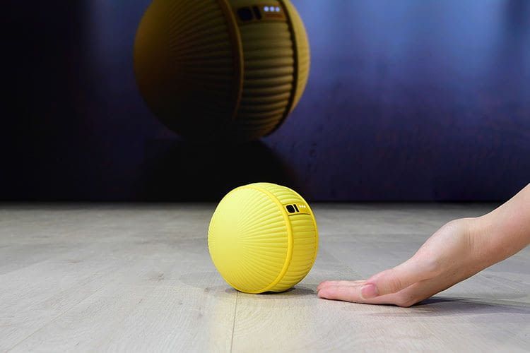 Samsung presenta il robot Ballie dotato di intelligenza artificiale al CES 2020
