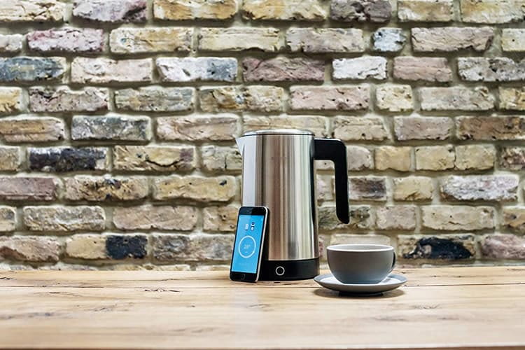 Der smarte iKettle 2.0 Wi-Fi Wasserkocher kann per Smartphone-App gesteuert werden