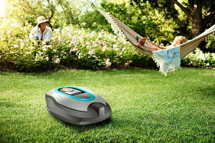 GARDENA smart SILONO+ Set ist der Redaktions-Favorit unter den Mährobotern für große Gärten