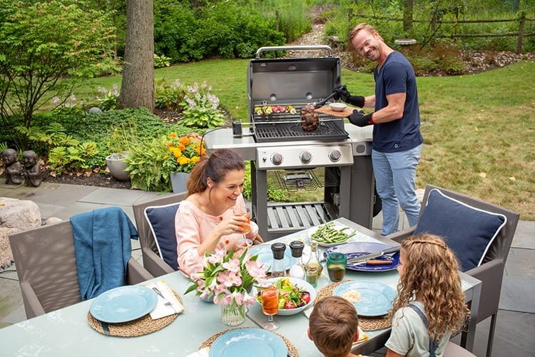 Großen Hunger? Kein Problem: Die Grills der Weber Genesis II-Serie lassen niemanden hungrig zurück