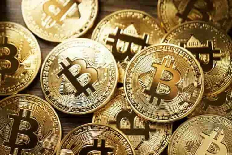 kann ich in bitcoin in meiner ira bei schwab investieren? wo halten sie den handel mit kryptowährung?