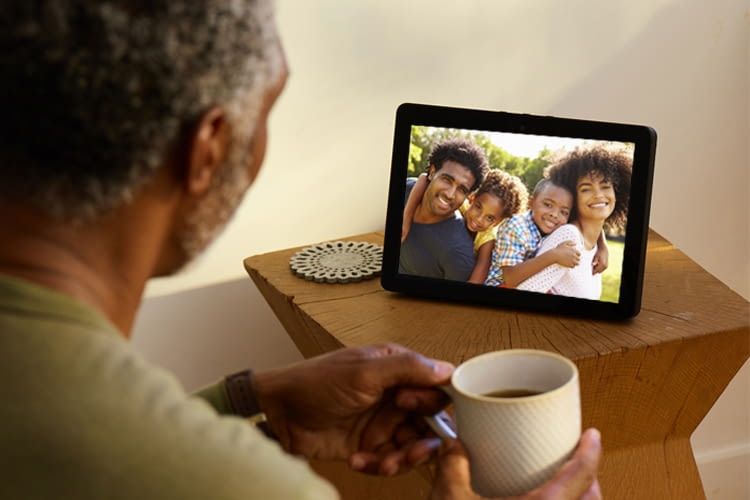Mit unserer Schritt-für-Schritt-Anleitung lassen sich auf Echo Show Fotos einblenden