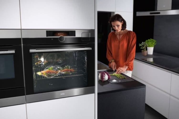 SenseCook Backofen aus der AEG Mastery Range