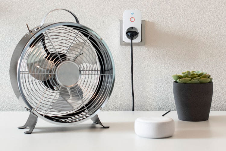 Grazie alla presa WLAN di Hama, anche un ventilatore convenzionale può essere installato in un secondo momento in modo intelligente.