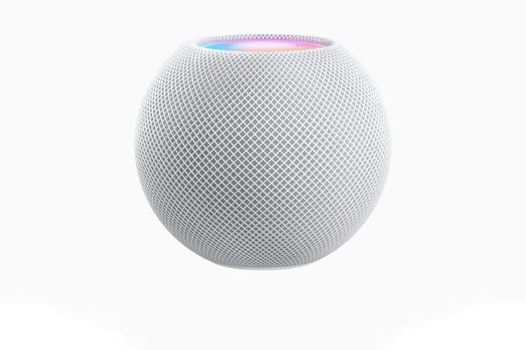 HomePod mini besitzt ein rundes Design und im oberen Bereich ist das Touch-Bedienfeld positioniert