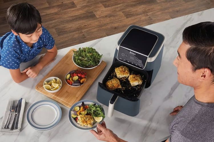 Eine Heißluftfritteuse kann viele verschiedene Gerichte zubereiten