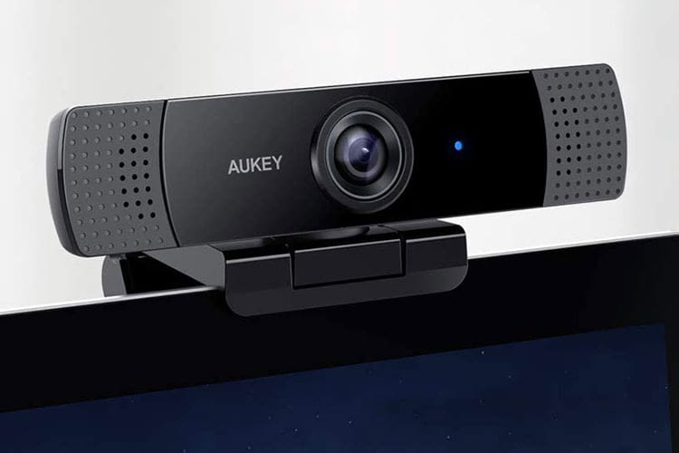 Die AUKEY PC-LM1E Webcam bietet Full HD Auflösung und ist spielend einfach zu installieren