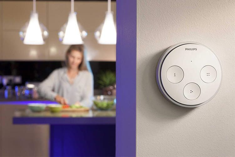 Der Philips Hue Tap Schalter arbeitet kinetisch und benötigt daher weder Kabel noch Batterien
