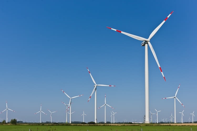 Die Windenergie aus Norddeutschland muss in den Süden gelangen - die Trassen dafür sind allerdings noch lange nicht fertig