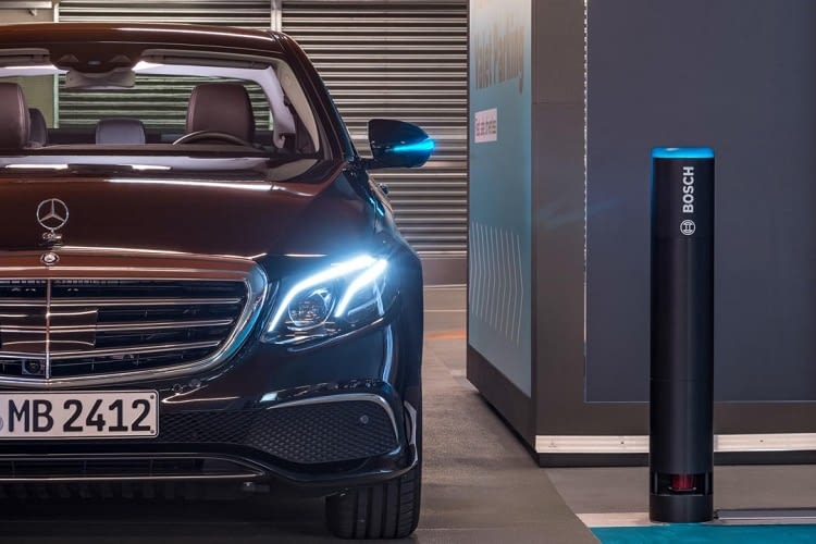 Mercedes-Benz und Bosch ermöglichen bereits das autonome Einparken im Parkhaus