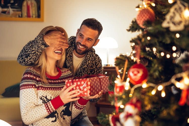 Mit dem richtigen Geschenk wird es eine freudige Überraschung