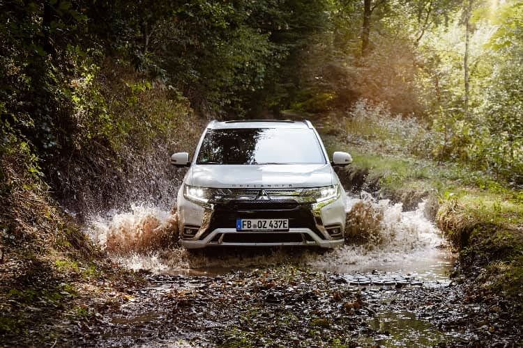 Mitsubishi Outlander Plug-in-Hybrid im Offroad Einsatz