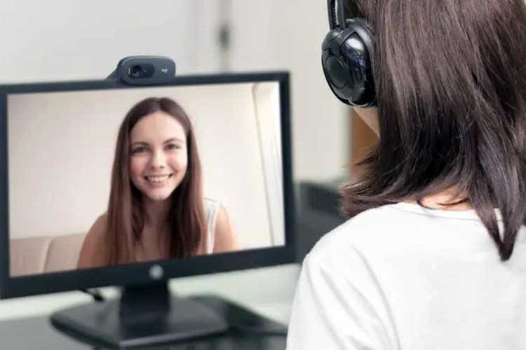 Die Logitech Webcam C270 ist die perfekte Allrounder Webcam für Privatnutzer - und das zu einem sehr günstigen Preis