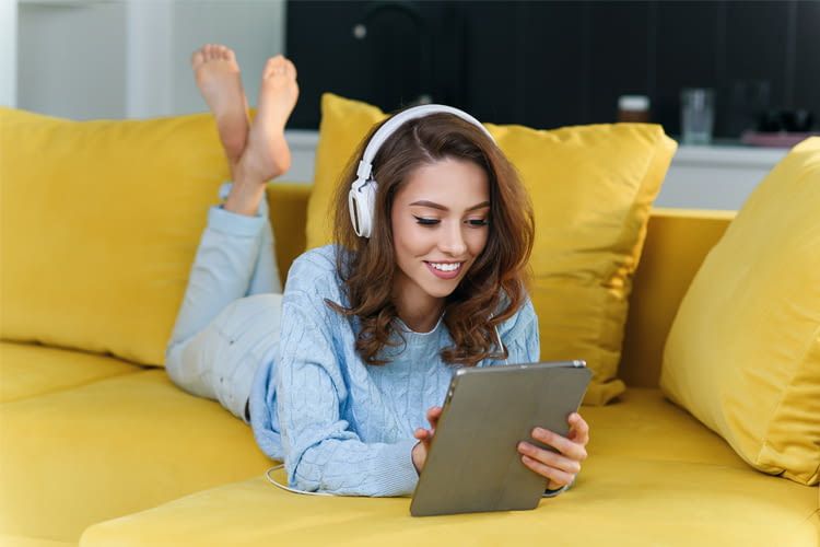 Audible bietet eine riesige Auswahl an Hörbüchern und kostet gar nicht mal soviel