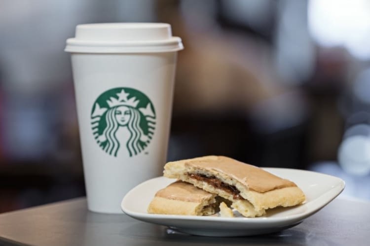 Per Sprachbefehl an Alexa zu Kaffee und Kuchen