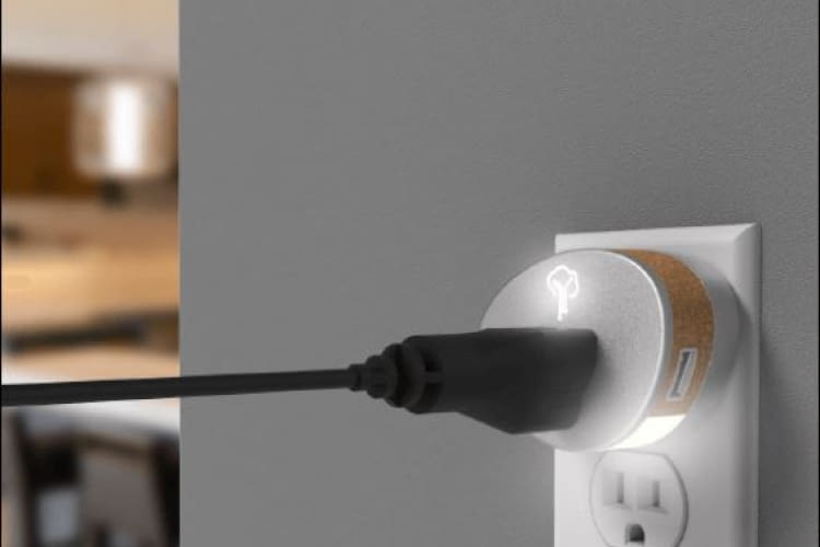 YzOak Smart Home System durch sprachgesteuerte Plugs