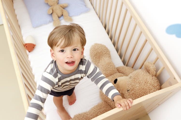 Ein Babyphone informiert die Eltern, wenn der Nachwuchs aufgewacht ist