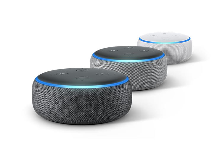 Den Echo Dot 3 Smart Speaker gibt es in den drei hier gezeigten Farbvarianten