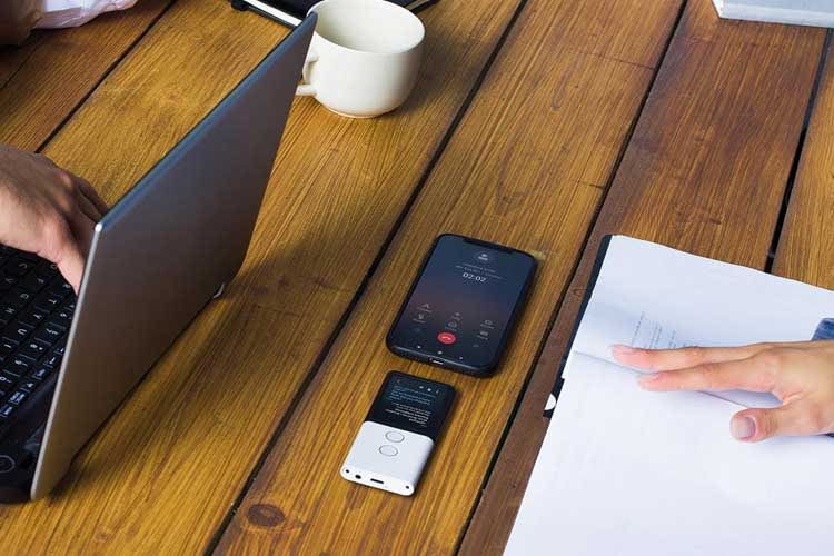 Sprachübersetzer erleichtern nicht nur vor Ort die Kommunikation, sondern auch per Telefon