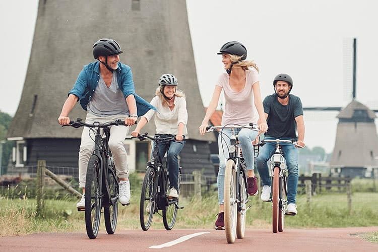 Trekking E-Bikes ermöglichen größere Radtouren, ohne erschöpft am Ziel anzukommen