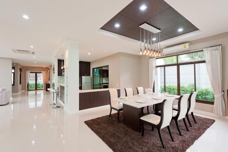 Moderner Smart Home Wohnbereich