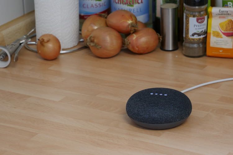 Auch Google Home Mini ist immer und überall auf Empfang eingestellt