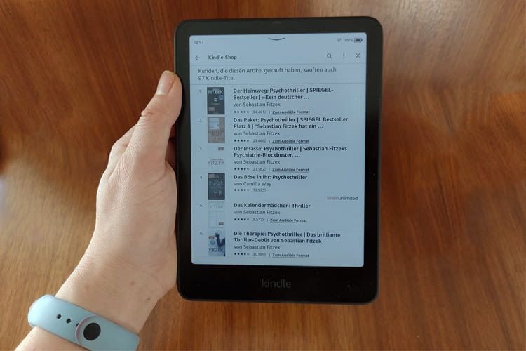 Bei diesem eReader setzt Amazon auf leicht farbige Akzente