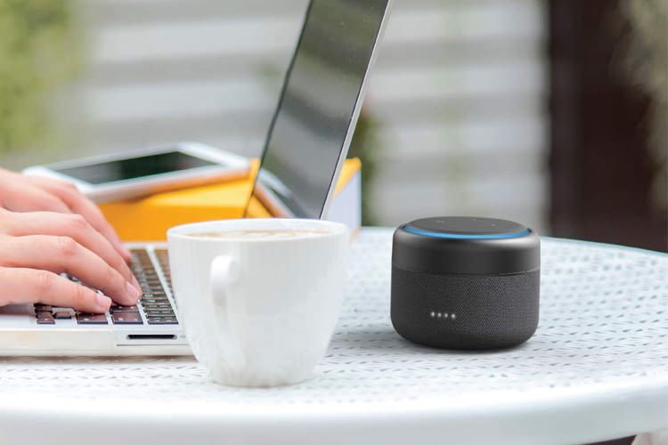 Mit dem richtigen Zubehör (hier von iBox) machen Echo Lautsprecher noch mehr Spaß