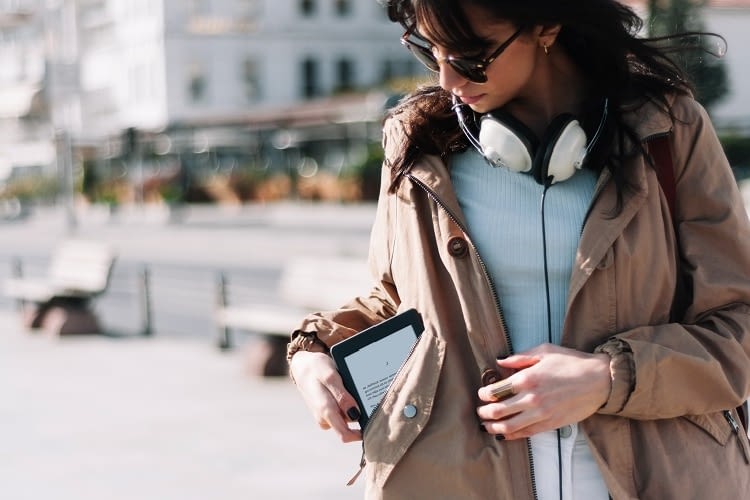 Mit Kindle eBooks passen Millionen Geschichten in eine Tasche