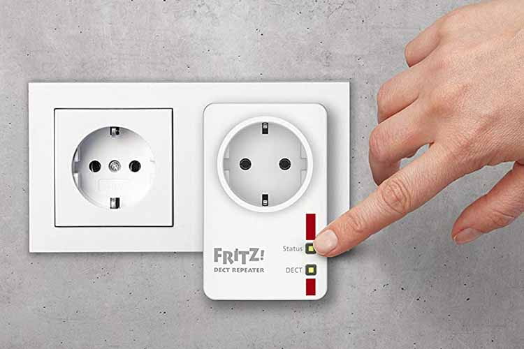 Das platzsparende Design  von AVM FRITZ!DECT Repeater 100 weiß zu gefallen