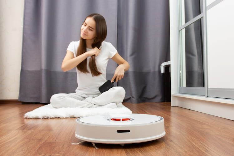 Gli aspirapolvere robot per capelli lunghi riducono il rischio di aggrovigliamento delle spazzole e rendono la pulizia facile e accurata.