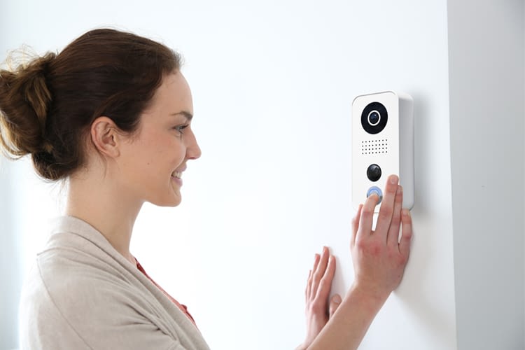 DoorBird WLAN Gegensprechanlage mit Kamera für das smarte Zuhause