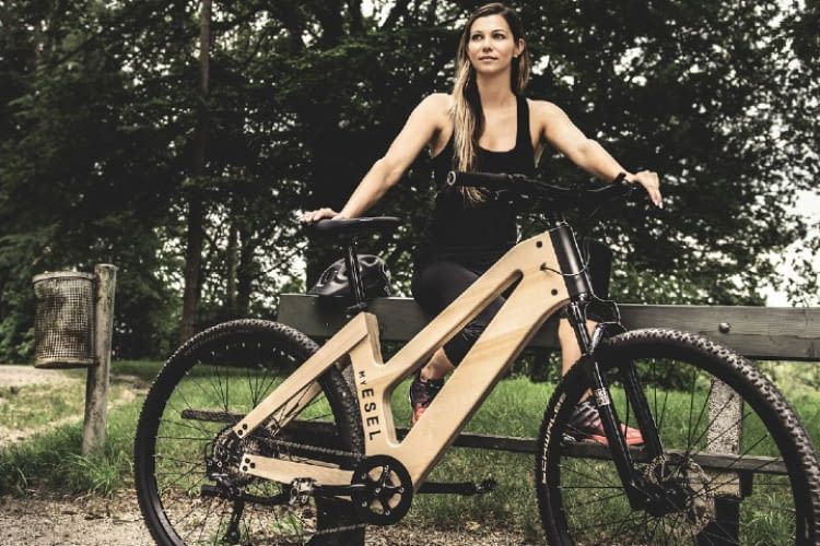 Die E-Bikes von My Esel bestehen aus einem CNC gefrästen Rahmen aus Holz