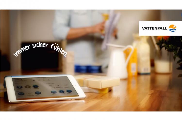Vattenfall Qivicon Smart Home Steuerung mit Tablet