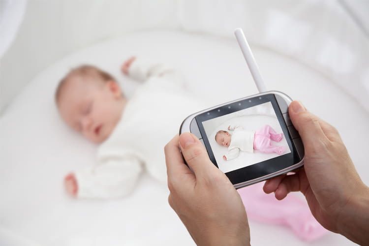 Babyphones mit Monitor haben zum Teil eine geringere Reichweite als Audiogeräte