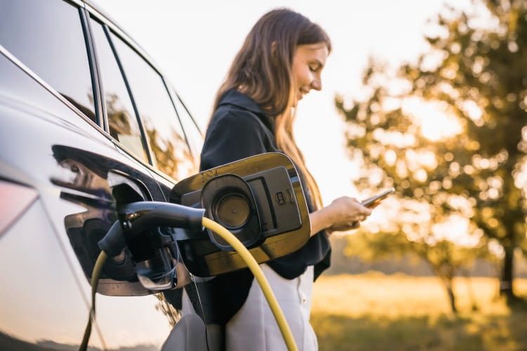 Die THG-Prämie ist fahrzeug-gebunden und kann jährlich einmal für jedes Auto beantragen