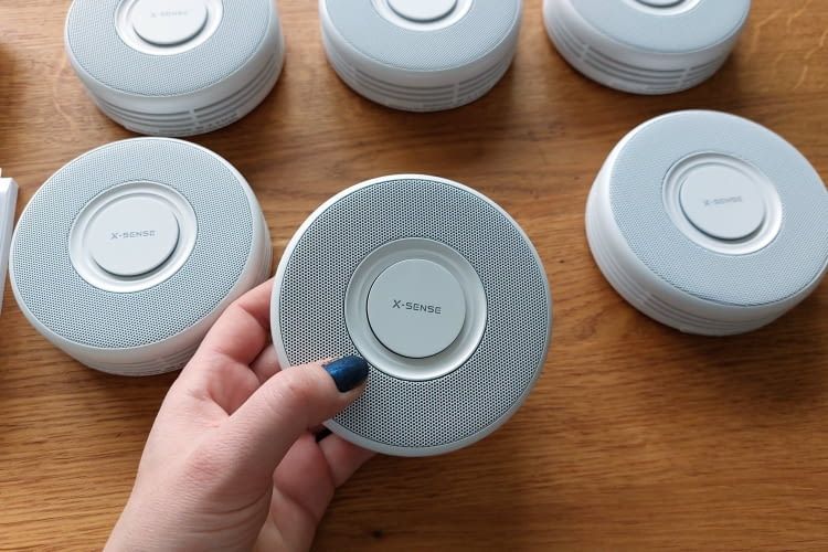 Wir haben diese Rauchmelder im Test auf 130 m² Fläche verteilt