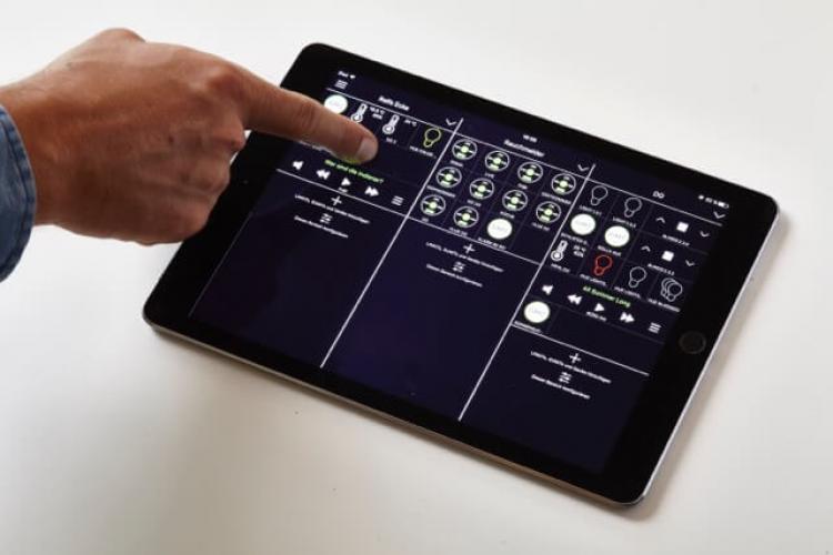 iHaus 2 App auf einem Tablet