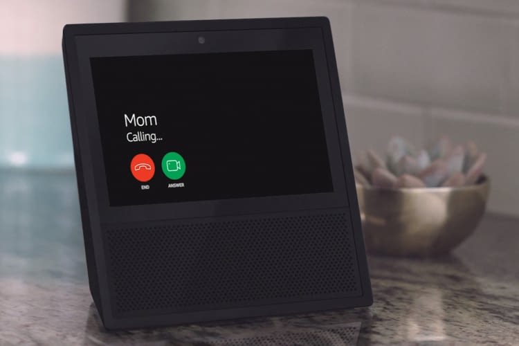 Hat Mutti einen Amazon Echo, Echo Dot oder Echo Show, soll sie bald mit Alexa Calling über die Alexa App anrufen und Nachrichten schicken können